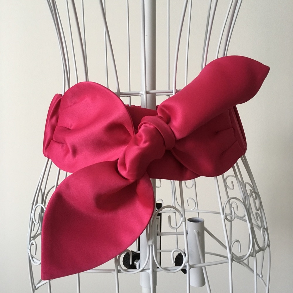 BCBG knot tie bow belt in fuchsia